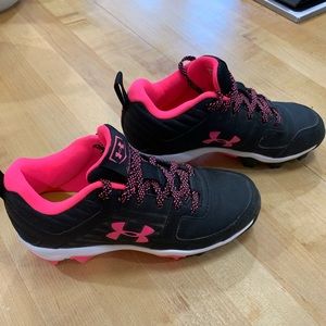 Girls Under Armour Cleats